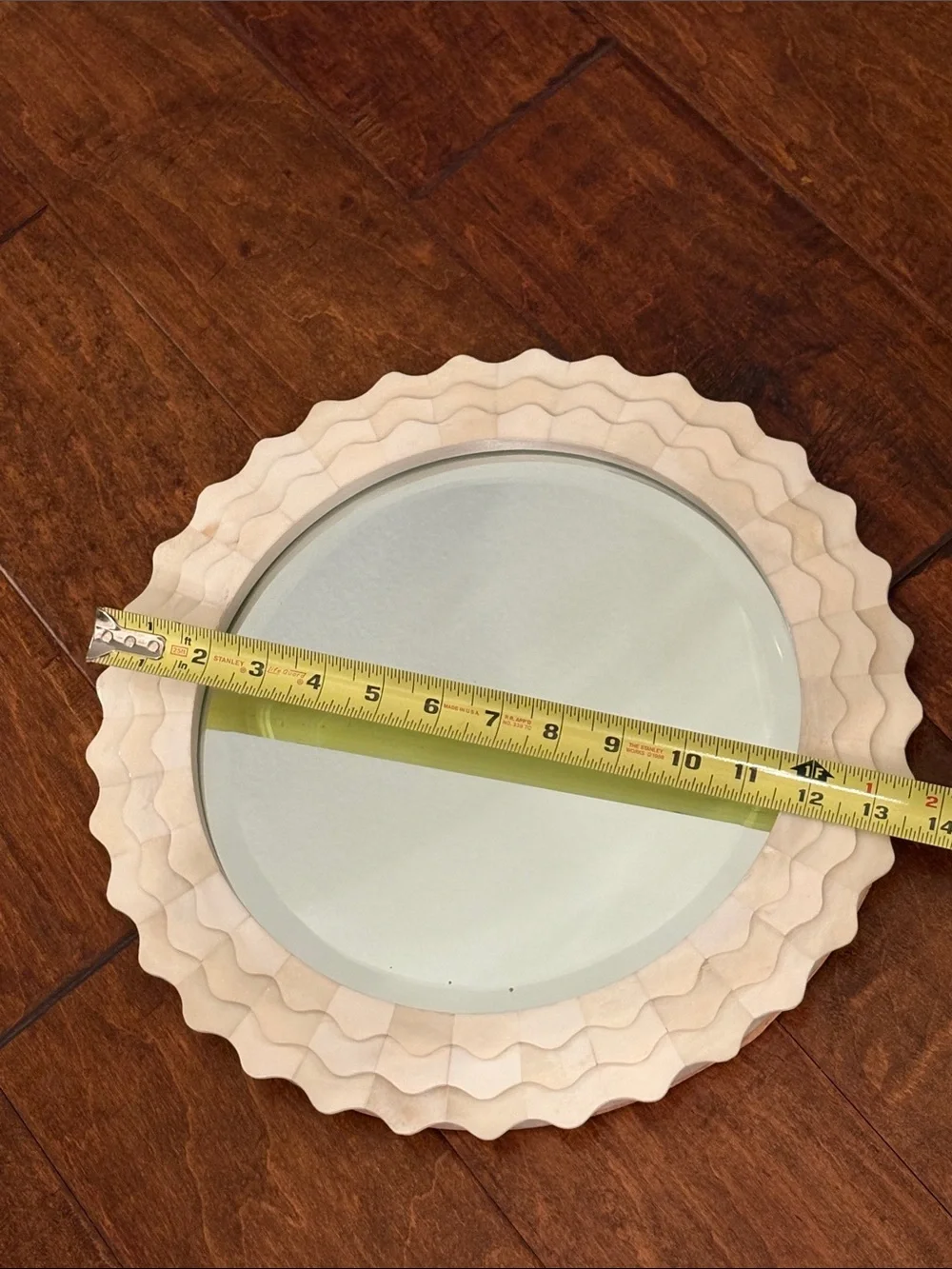 N/A decorative round